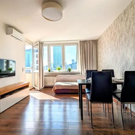 דירה 2-rm. Skyline View. Center. *