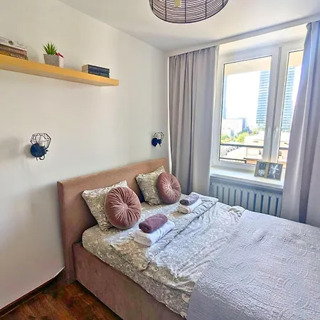 2-rm. Skyline View. Center. *